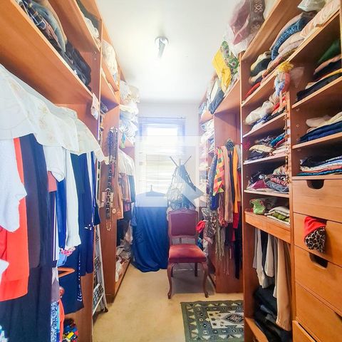 Apartamento à venda com 208m², 4 quartos e 2 vagasCloset