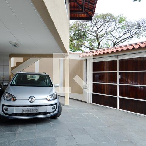 Casa à venda com 164m², 3 quartos e 3 vagasÁrea de Serviço e Garagem