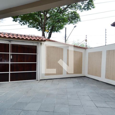 Casa à venda com 164m², 3 quartos e 3 vagasÁrea de Serviço e Garagem