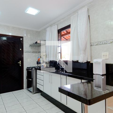 Casa à venda com 164m², 3 quartos e 3 vagasCozinha