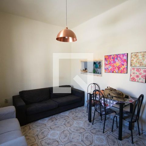 Casa à venda com 100m², 1 quarto e 2 vagasSala