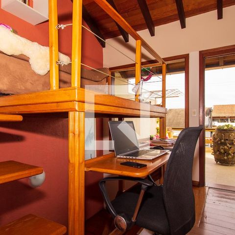 Casa para alugar com 182m², 3 quartos e 2 vagasEscritório
