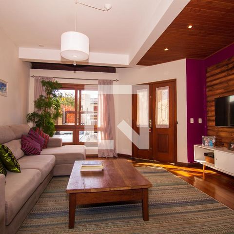 Casa para alugar com 182m², 3 quartos e 2 vagasSala