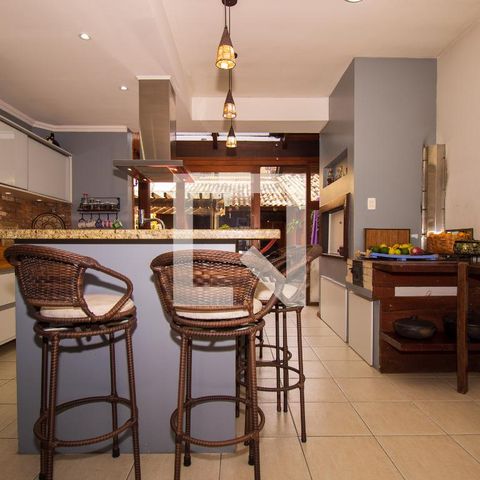 Casa para alugar com 182m², 3 quartos e 2 vagasCozinha e Área de Serviço