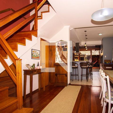 Casa para alugar com 182m², 3 quartos e 2 vagasSala
