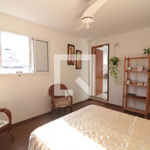 Casa à venda com 350m², 3 quartos e 2 vagasSuíte