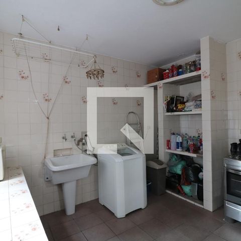 Casa à venda com 350m², 3 quartos e 2 vagasArea de Serviço