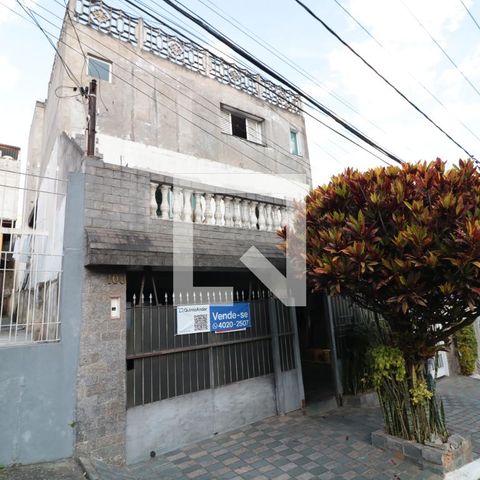 Casa à venda com 350m², 3 quartos e 2 vagasFachada