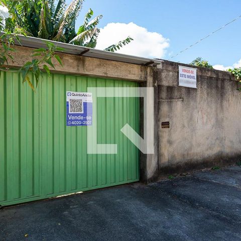 Casa à venda com 360m², 3 quartos e 2 vagasFachada