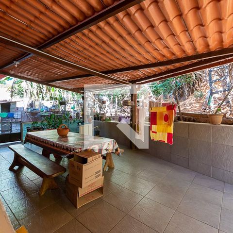 Casa à venda com 360m², 3 quartos e 2 vagasVaranda