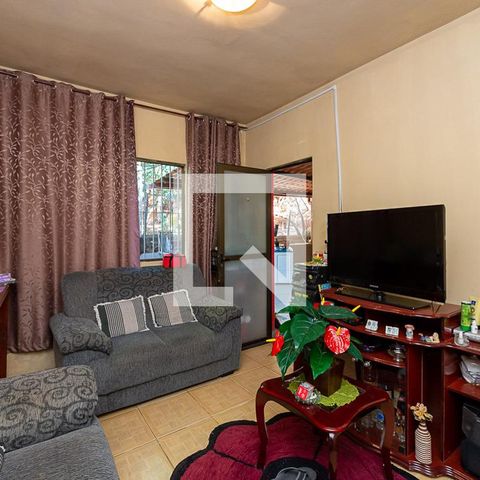 Casa à venda com 360m², 3 quartos e 2 vagasSala