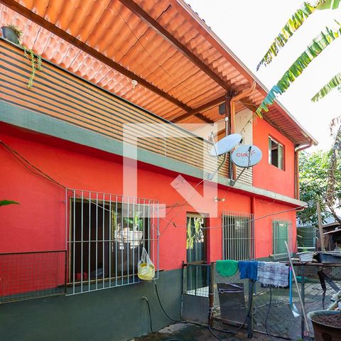 Casa à venda com 360m², 3 quartos e 2 vagasFachada