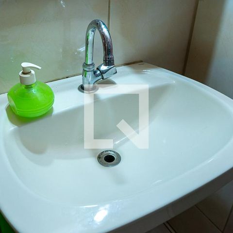 Casa à venda com 360m², 3 quartos e 2 vagasBanheiro Social - Torneira