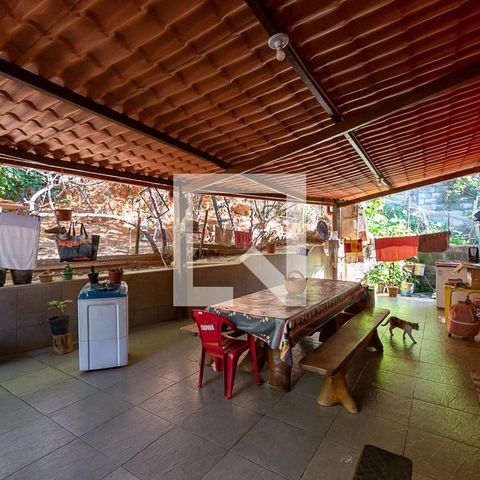 Casa à venda com 360m², 3 quartos e 2 vagasVaranda