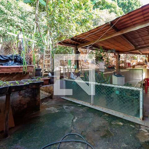 Casa à venda com 360m², 3 quartos e 2 vagasQuintal