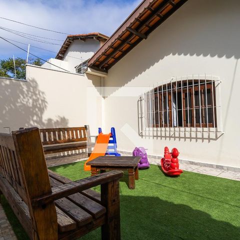 Casa à venda com 145m², 3 quartos e 2 vagasÁrea Externa
