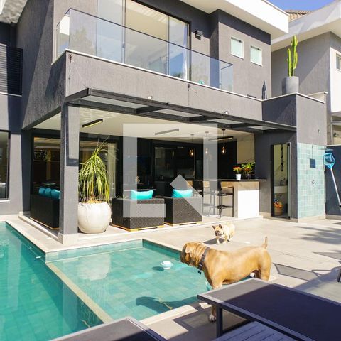 Casa de condomínio à venda com 400m², 4 quartos e 4 vagasPiscina