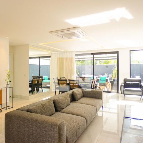 Casa de condomínio à venda com 400m², 4 quartos e 4 vagasSala