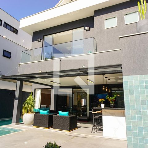 Casa de condomínio à venda com 400m², 4 quartos e 4 vagasPiscina
