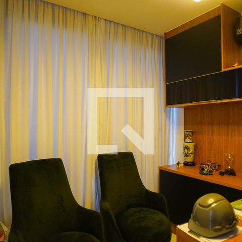 Casa de condomínio à venda com 400m², 4 quartos e 4 vagasEscritório