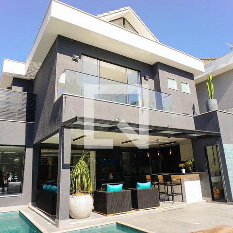 Casa de condomínio à venda com 400m², 4 quartos e 4 vagasPiscina