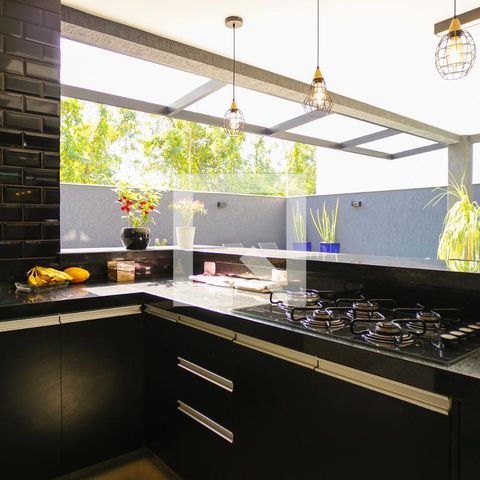 Casa de condomínio à venda com 400m², 4 quartos e 4 vagasVaranda Gourmet