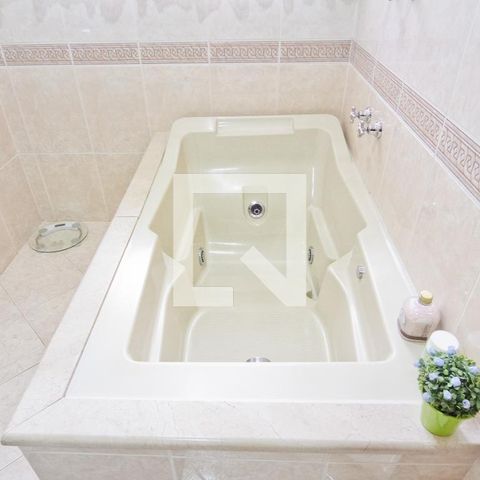 Casa à venda com 250m², 4 quartos e 2 vagasBanheiro da Suíte