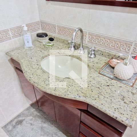 Casa à venda com 250m², 4 quartos e 2 vagasBanheiro da Suíte