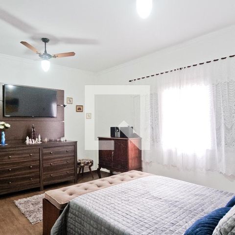 Casa à venda com 250m², 4 quartos e 2 vagasSuíte