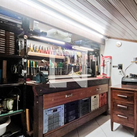 Casa à venda com 250m², 4 quartos e 2 vagasSótão