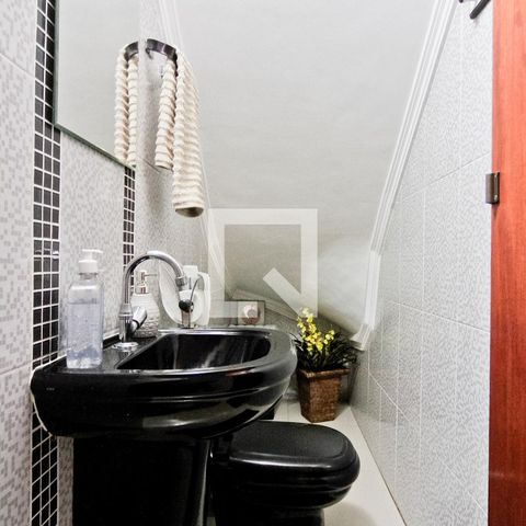 Casa à venda com 250m², 4 quartos e 2 vagasLavabo