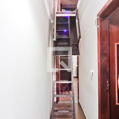 Casa à venda com 250m², 4 quartos e 2 vagasCorredor
