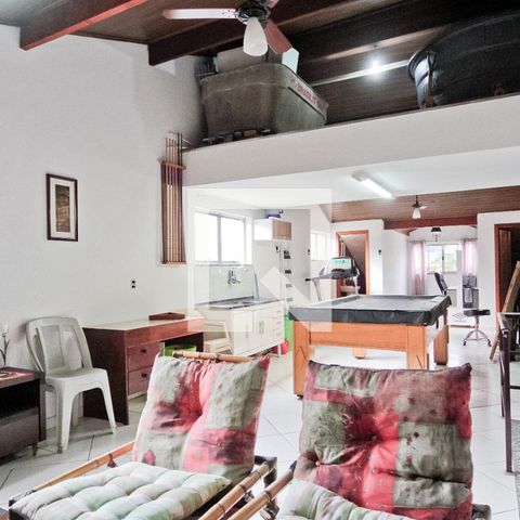 Casa à venda com 250m², 4 quartos e 2 vagasSótão