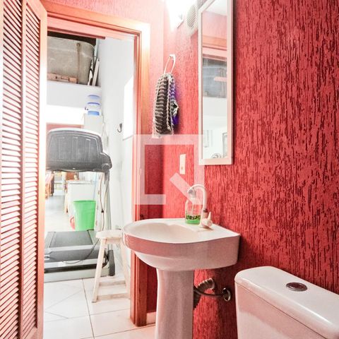 Casa à venda com 250m², 4 quartos e 2 vagasSótão - Banheiro