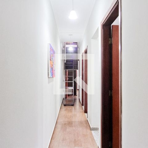 Casa à venda com 250m², 4 quartos e 2 vagasCorredor