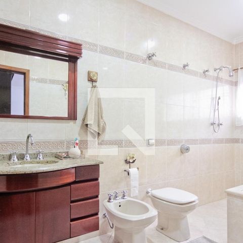 Casa à venda com 250m², 4 quartos e 2 vagasBanheiro da Suíte