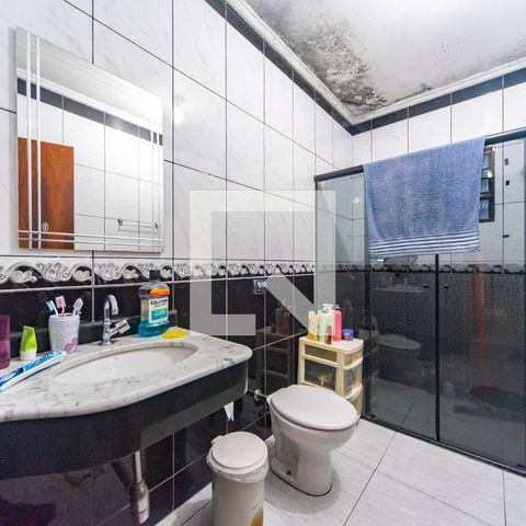 Casa à venda com 326m², 3 quartos e 6 vagasBanheiro do Quarto 3