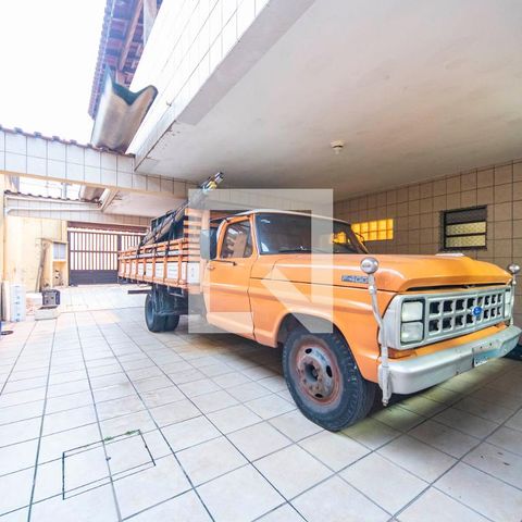 Casa à venda com 326m², 3 quartos e 6 vagasGaragem