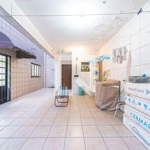 Casa à venda com 326m², 3 quartos e 6 vagasÁrea de Serviço