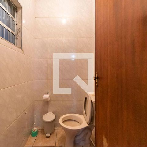 Casa à venda com 326m², 3 quartos e 6 vagasBanheiro de Serviço