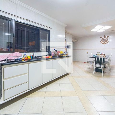 Casa à venda com 326m², 3 quartos e 6 vagasCozinha