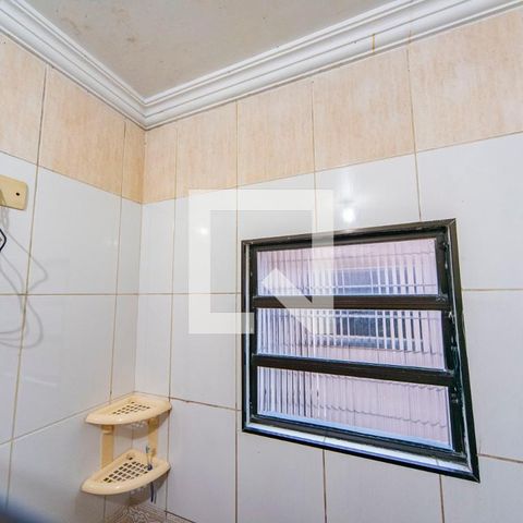 Casa à venda com 326m², 3 quartos e 6 vagasBanheiro 