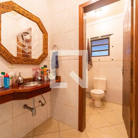 Casa à venda com 326m², 3 quartos e 6 vagasLavabo