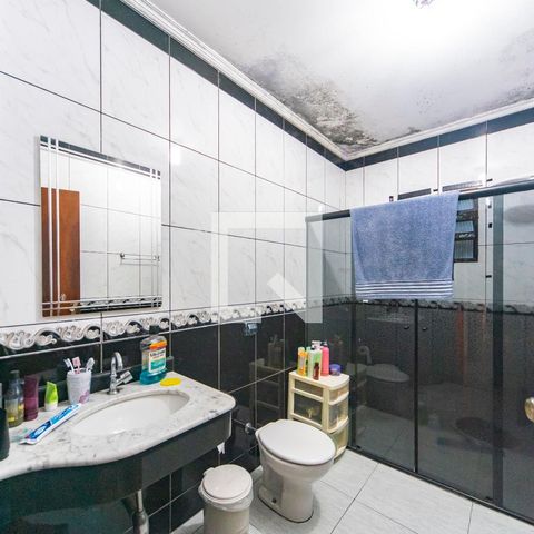 Casa à venda com 326m², 3 quartos e 6 vagasBanheiro do Quarto 3