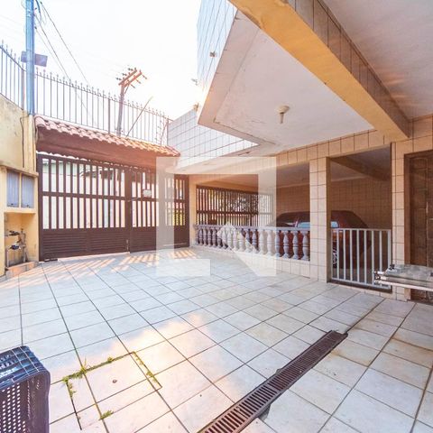 Casa à venda com 326m², 3 quartos e 6 vagasGaragem