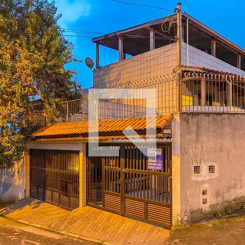 Casa à venda com 326m², 3 quartos e 6 vagasFachada