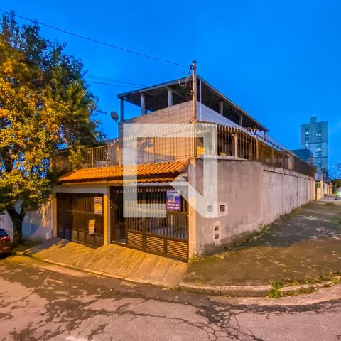 Casa à venda com 326m², 3 quartos e 6 vagasFachada