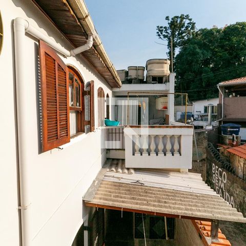 Casa à venda com 227m², 6 quartos e 2 vagasVista