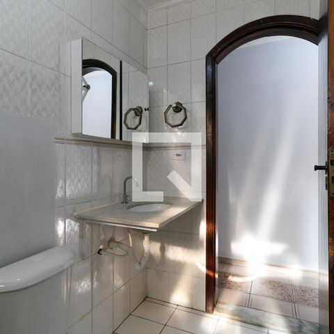 Casa à venda com 227m², 6 quartos e 2 vagasBanheiro 1