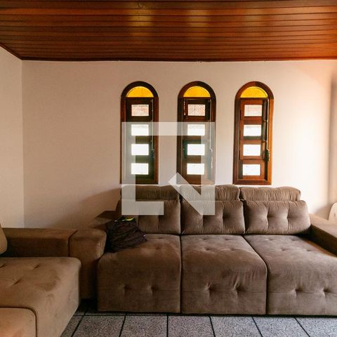 Casa à venda com 227m², 6 quartos e 2 vagasSala 2